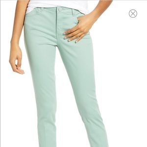Fun color, great fitting pant!